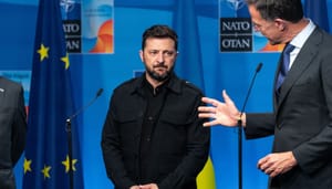 Zelensky in pak op NAVO-top "Pak of geen pak?": Polymarket beschuldigd van $150 miljoen manipulatie