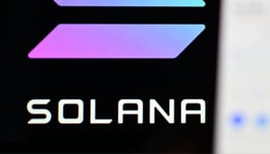 Solana logo met telefoon