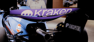Foto van Kraken logo op F1 auto van Williams Foto van Kraken logo op F1 auto van Williams