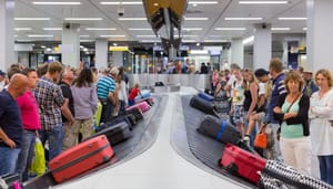 vliegveld-vakantie-belasting Vliegbelasting omhoog: dit betaal je straks extra als reiziger