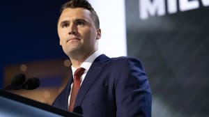 Charlie Kirk Duistere crypto: Charlie Kirk-memecoins overspoelen markt na moordaanslag