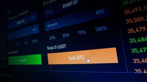 Een afbeelding van een bitcoin handelspagina op een cryptobeurs, met een prijs en een knop om BTC te verkopen Een afbeelding van een bitcoin handelspagina op een cryptobeurs, met een prijs en een knop om BTC te verkopen
