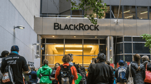 Mensen voor de deur bij BlackRock Mensen voor de deur bij BlackRock