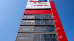 tanken-duurder-nederland Nieuwe milieuregels maken tanken flink duurder – dit ga jij binnenkort betalen