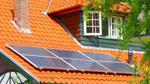Zonnepanelen Thuisbatterij nu razend populair: zo snel krijg je je investering terug