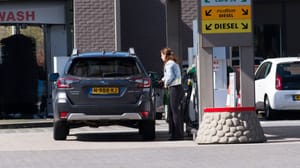 Shutterstock_2295124913 Benzine fors belast: accijns nu hoger dan vóór de energiecrisis