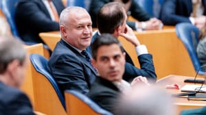 Een afbeelding van Isa Kahraman (NSC) en Rob Jetten (D66) tijdens het plenaire debat in de Tweede Kamer, Den Haag Een afbeelding van Isa Kahraman (NSC) en Rob Jetten (D66) tijdens het plenaire debat in de Tweede Kamer, Den Haag