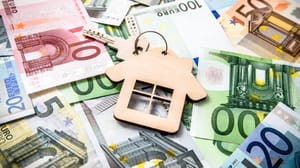 Huissleutel en eurobiljetten Huissleutel en eurobiljetten