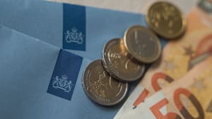 bonus-of-vakantiegeld-euros Bonus of vakantiegeld in 2026? Zoveel blijft er over na belasting