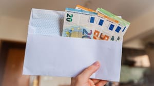 Shutterstock_2664595685 Eerste loonstrook van 2026: dit verandert er voor jouw salaris