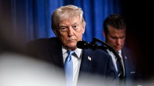 Donald Trump tijdens persconferentie