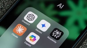Een afbeelding van verschillende AI logo's zoals chatgpt, gemini en claude Een afbeelding van verschillende AI logo's zoals chatgpt, gemini en claude