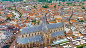 Een afbeelding van de kerk van Haarlem Een afbeelding van de kerk van Haarlem