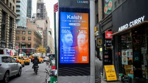 Een afbeelding van een reclamebord van Kalshi Een afbeelding van een reclamebord van Kalshi