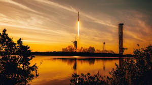 Lancering van de FalconX raket van SpaceX Lancering van de FalconX raket van SpaceX