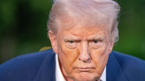 Cripto de Trump bajo fuego, pero las ballenas compran masivamente Cripto de Trump bajo fuego, pero las ballenas compran masivamente