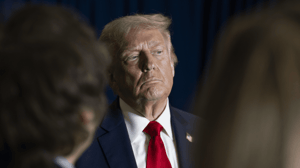 Donald Trump kijkt weg President