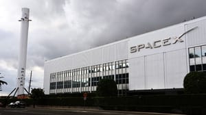 Een afbeelding van het SpaceX kantoor in LA Een afbeelding van het SpaceX kantoor in LA