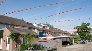 Orange, Decorated, Street, In, The, Netherlands, For, The, European, Championship Terwijl de cryptomarkt schommelt, wagen Nederlanders hier hun kans
