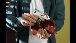 shutterstock_2744070055 (1) Dit is het besteedbaar inkomen van Nederlanders van 25 tot 75 jaar