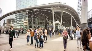 Utrecht, , The, Netherlands, -, April, 30, , 2024:, Modern, High, Rise Zo zijn de salarissen in Nederland verdeeld en dit valt direct op