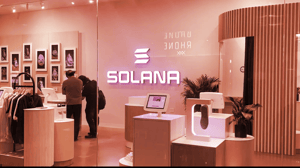 Solana stijgt 44% in historische maand en analisten zien meer groei