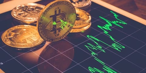 Markt in 3 cijfers: Bitcoin klimt terwijl fondsen bijna 1 miljard aantrekken
