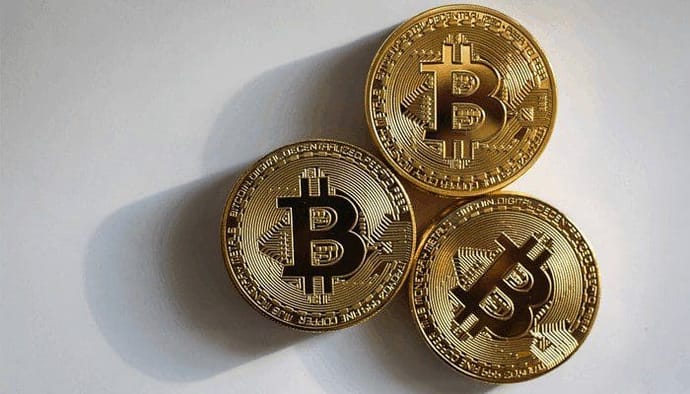bitcoin_BTC_koers_zakt_door_support_en_daalt_3500_dollar