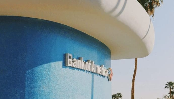 Bank of America staat handel in bitcoin futures toe, BTC koers schiet omhoog en trekt altcoins mee