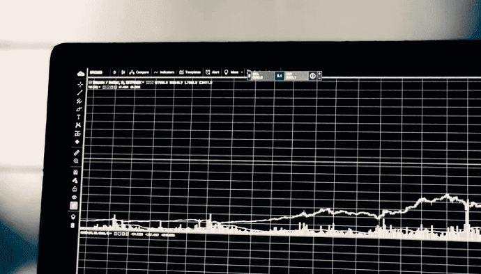 Bitcoin (BTC) koers consolideert verder na poging tot uitbraak, shiba inu (SHIB) gaat weer los!