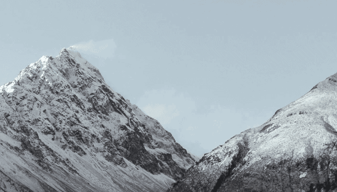 Bitcoin (BTC) koers vormt dalende driehoek, is dat bearish Deze twee altcoins stijgen hard