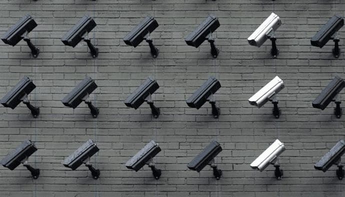 Bitcoin (BTC) ziet minder illegale activiteit dan traditioneel banksysteem, zegt CIA directeur