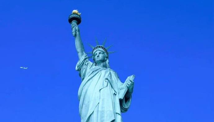 Crypto als bitcoin kunnen landen destabiliseren en Amerikaanse dollar ondermijnen, zegt Hilary Clinton