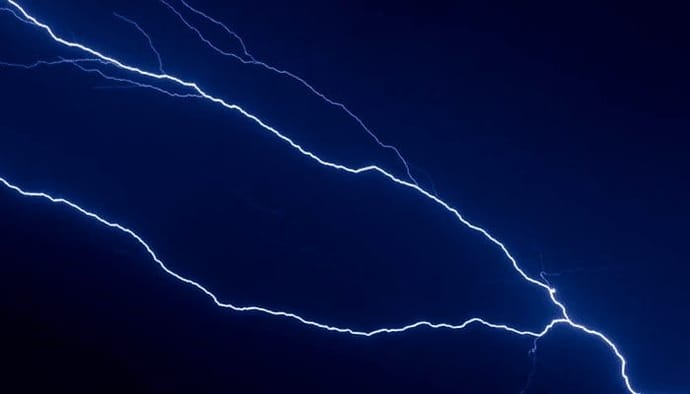 Dogecoin (DOGE) en bitcoin (BTC) minen met je elektrische auto Tesla concurrent maakt het mogelijk