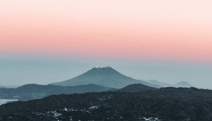 Meer landen zullen na El Salvador een bitcoin of crypto wet invoeren, zegt Cardano oprichter Charles Hoskinson