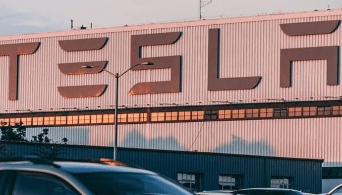 Tesla repareert bugs in Bitcoin (BTC) open-source software, een teken van toewijding