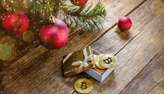 De Kerst staat voor de deur en dus is men op zoek naar hét cadeau. En met crypto dat nog altijd in populariteit groeit is de kans groot dat je een echte crypto-fanaat in de vriendengroep of familie hebt zitten. Ben je op zoek naar een leuk cadeau voor hem of haar? Dan ben je aan het juiste adres!