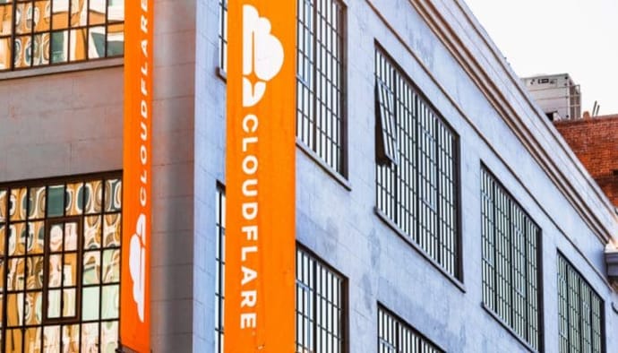 Bitcoin exchanges offline na storing bij Cloudflare