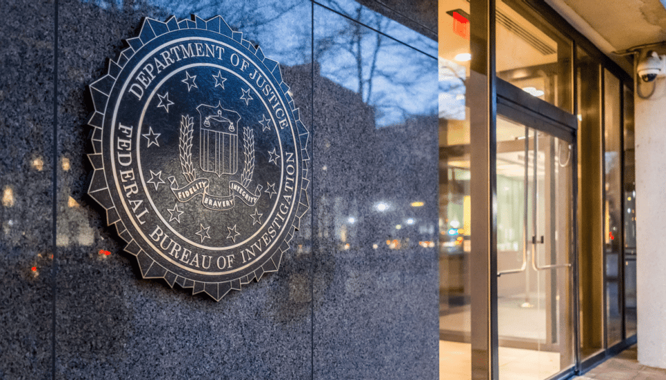FBI opent jacht op vermiste "Cryptoqueen" met beloning van $5 miljoen