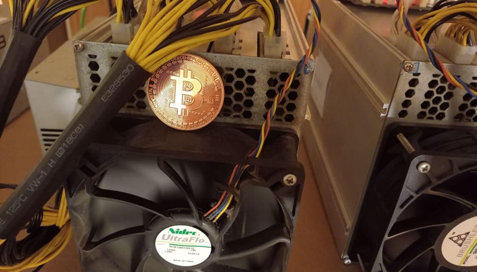 bitcoin-BTC-miner-blackrock