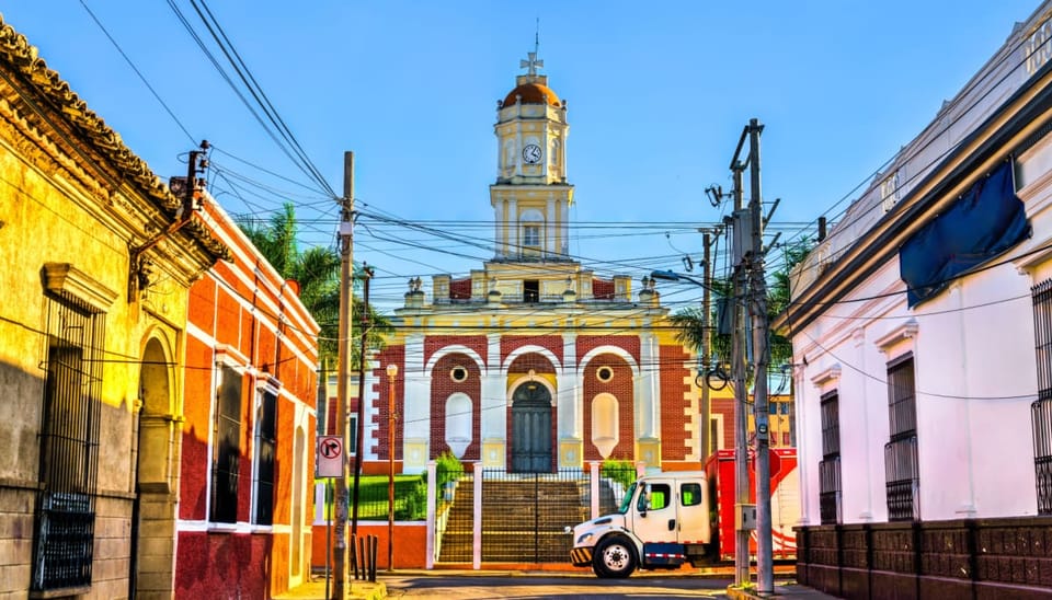 El Salvador, el "país del Bitcoin", frente a una baja adopción crypto