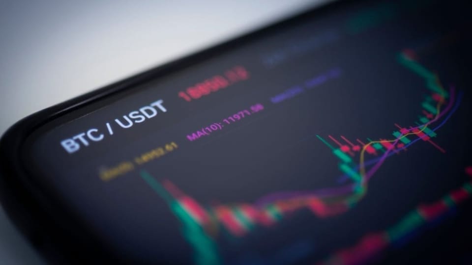 Bitcoiners kopen de dip: beurzen melden historisch lage BTC-voorraden