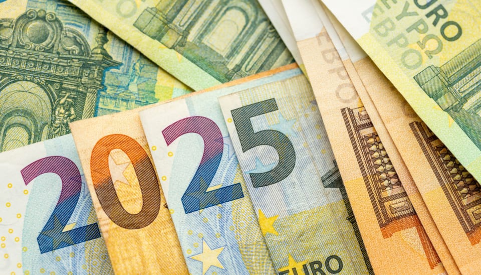 Euro in contantgeld met jaartal 2025