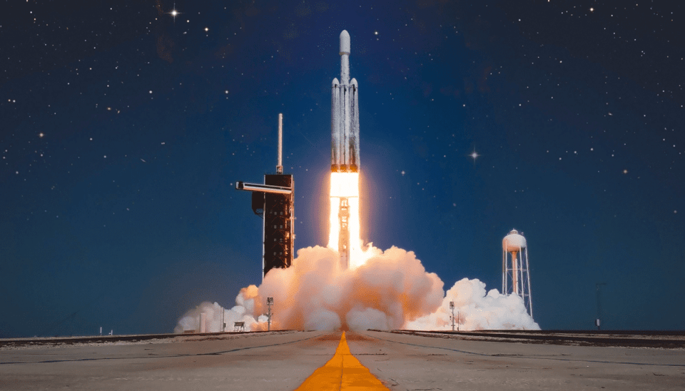Foto van SpaceX-raket die opstijgt