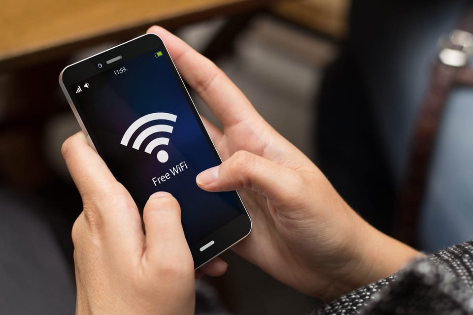 Zo-houd-je-je-crypto-veilig-op-openbare-wifi-De-beste-tips-scaled