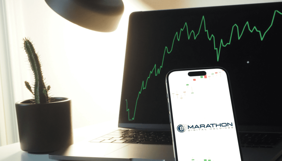 marathon digital logo met koersgrafiek