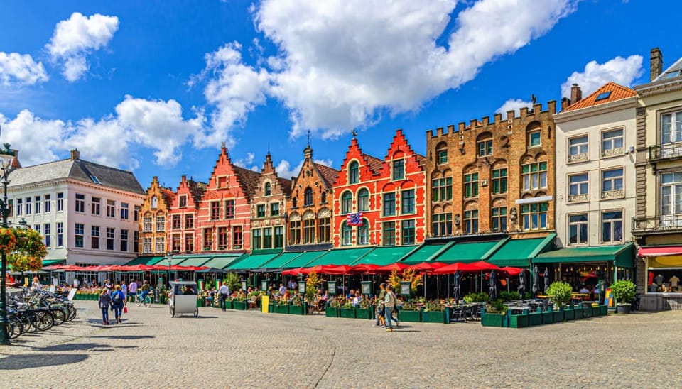 Een afbeelding van een pittoresk stuk van een Belgische stad
