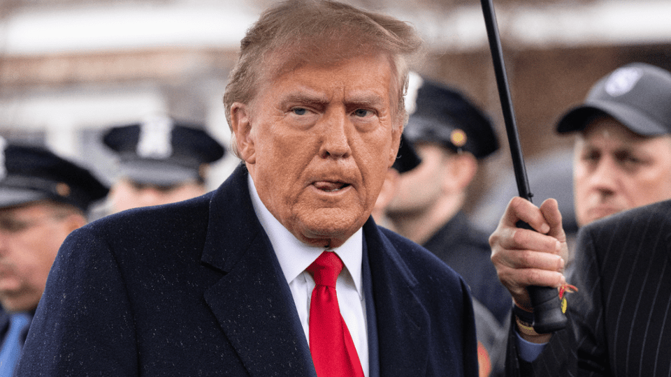 Donald-Trump-in-de-regen