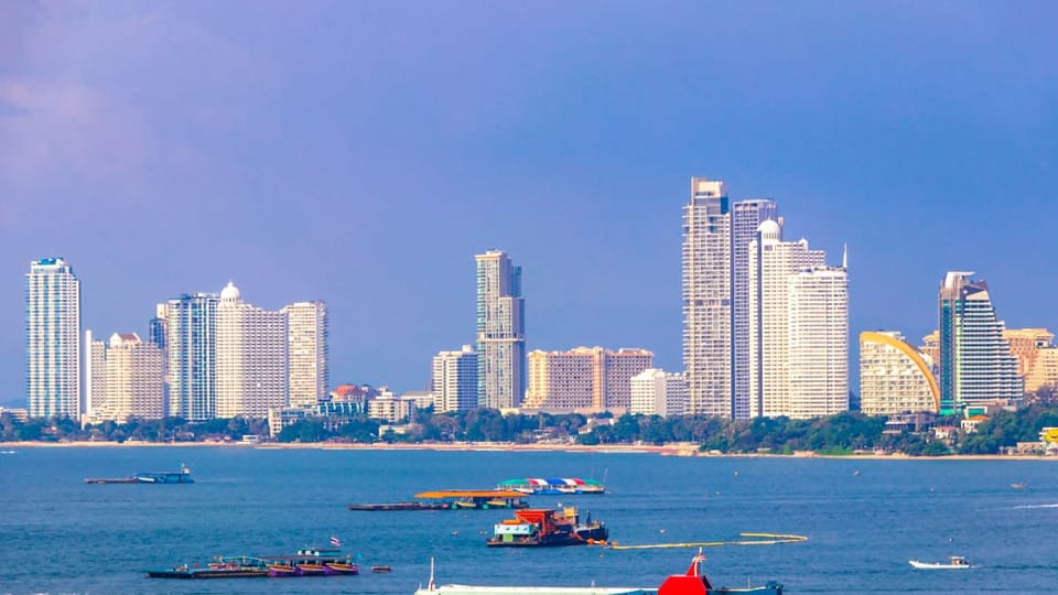 Een afbeelding van de skyline van Pattaya in Thailand