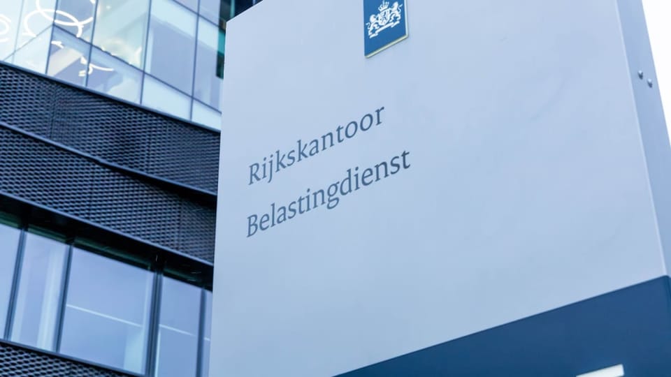Een afbeelding van een bord van het rijkskantoor van de belastingdienst